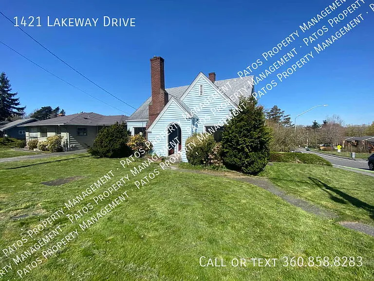 1421 Lakeway Dr — Photo 3