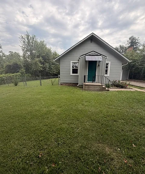 2722 SE Wisconsin Ave — Photo 1