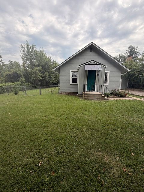1st image of 2722 SE Wisconsin Ave