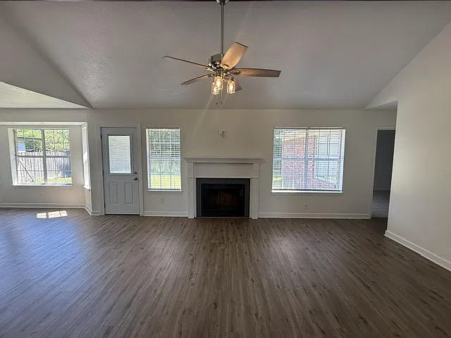 10713 Plummer Cir — Photo 7