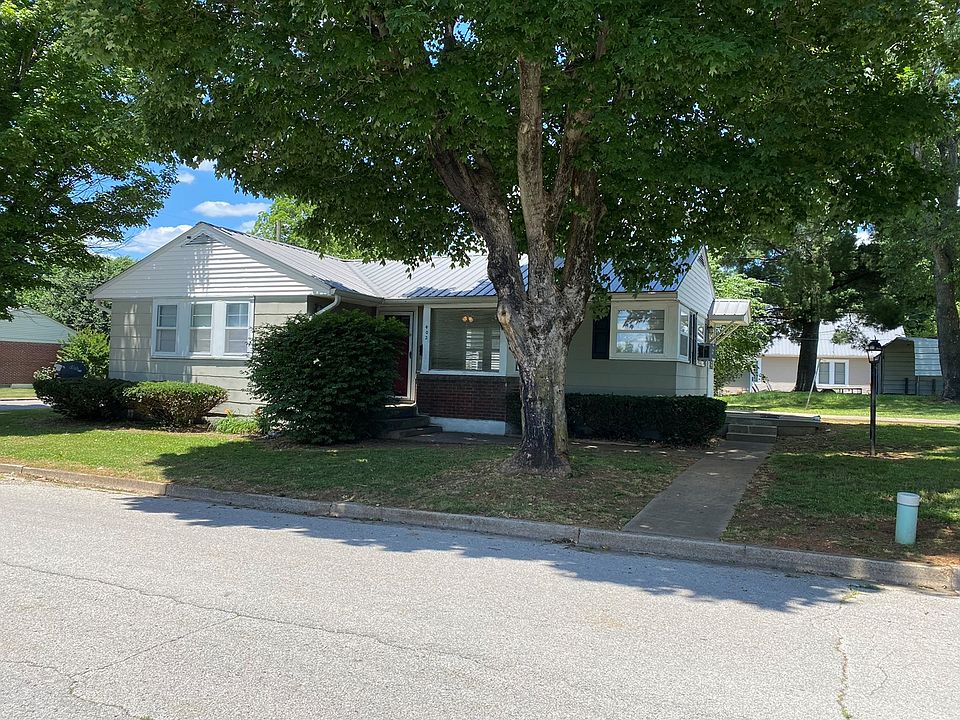 1st image of 402 College St
