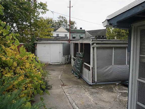 4th image of 262 Clerk St