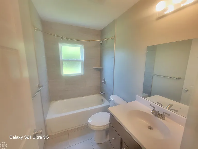 13148 Sherman Ave — Photo 12