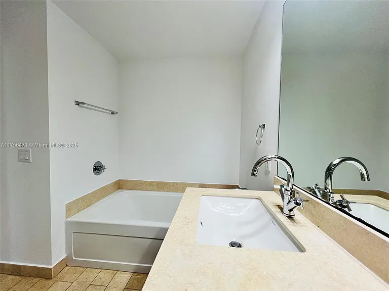79 SW 12th St #2310 — Photo 13