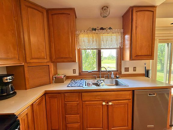 3rd image of 4705 Hall Dr