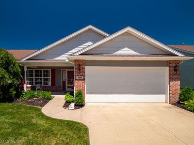 112 Newport Ct, Elyria, OH, 44035