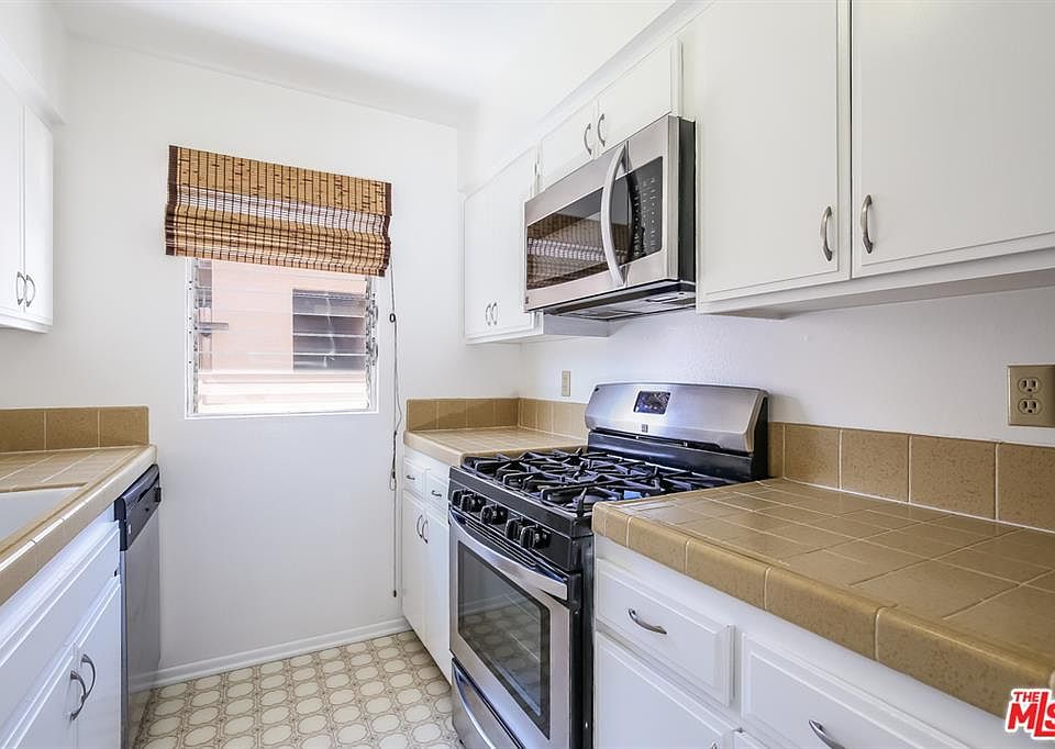 1st image of 17105 Roscoe Blvd