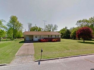 2718 Salem Dr, Union City, TN 38261