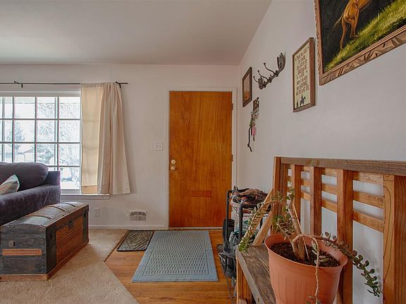 3rd image of 2121 Essex Ave