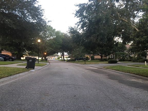 4th image of 4027 Valrico Grove Dr