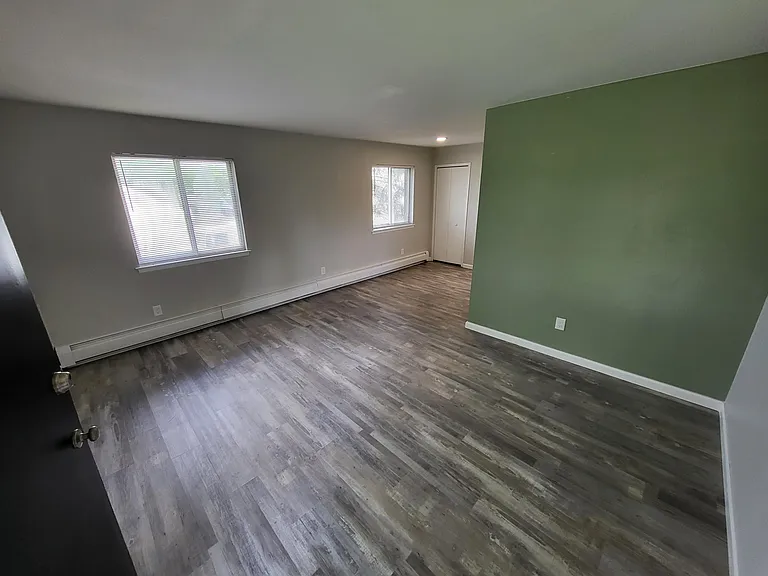 20411 E Twelve Mile Rd #5 — Photo 2