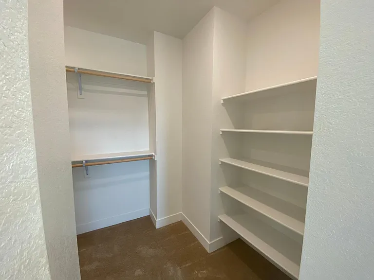 21221 E 60th Ave — Photo 10