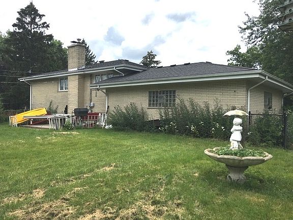 4th image of 821 Cypress Ct