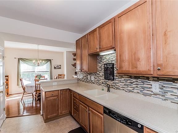 3rd image of 936 Wellston Ct #0