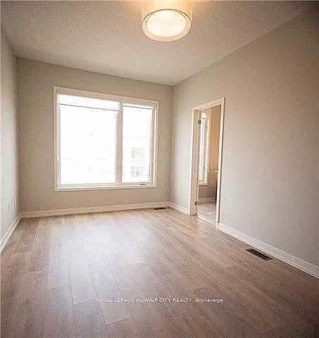 220 Huguenot Rd — Photo 12