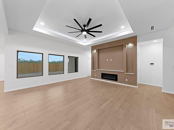 5th image of 7021 Heliconia Dr