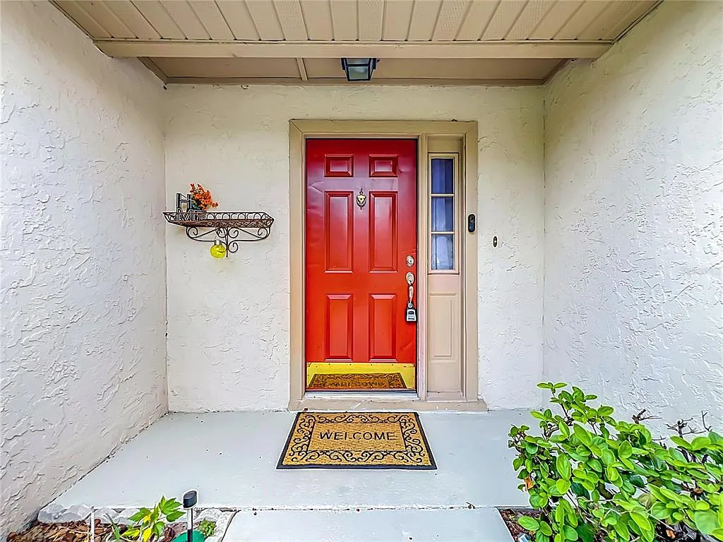 3 bed, 2.5 bath, 1811 sqft, $2,500 — Photo 2