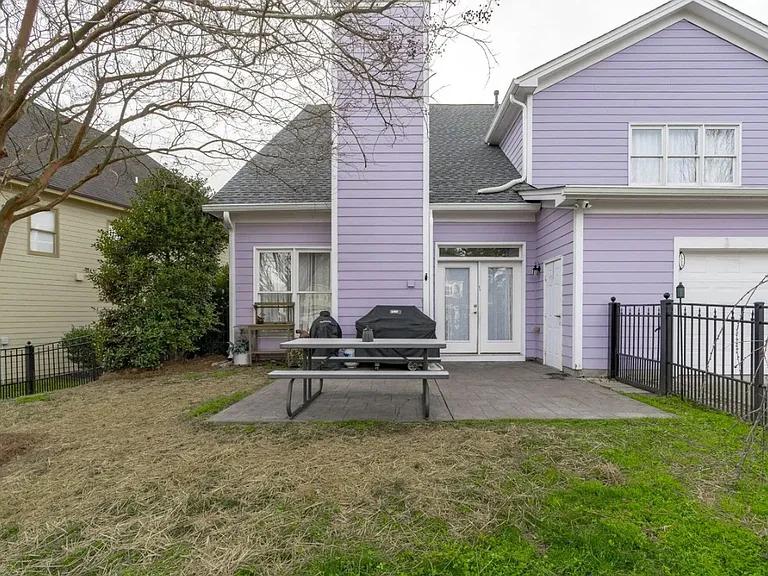 1313 Legendary Ln — Photo 42