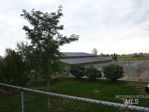 3rd image of 8502 Track Rd