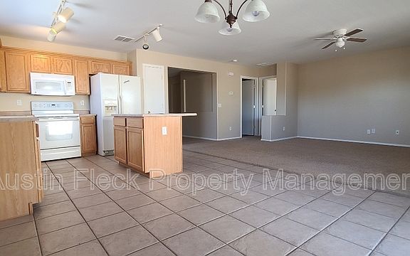 4th image of 2124 W Agrarian Hills Dr