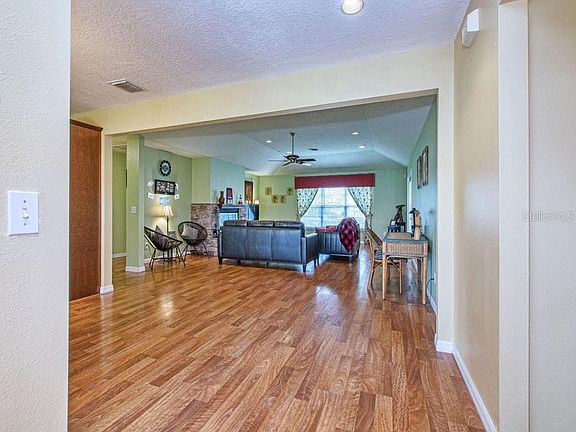 5th image of 25051 Derby Dr