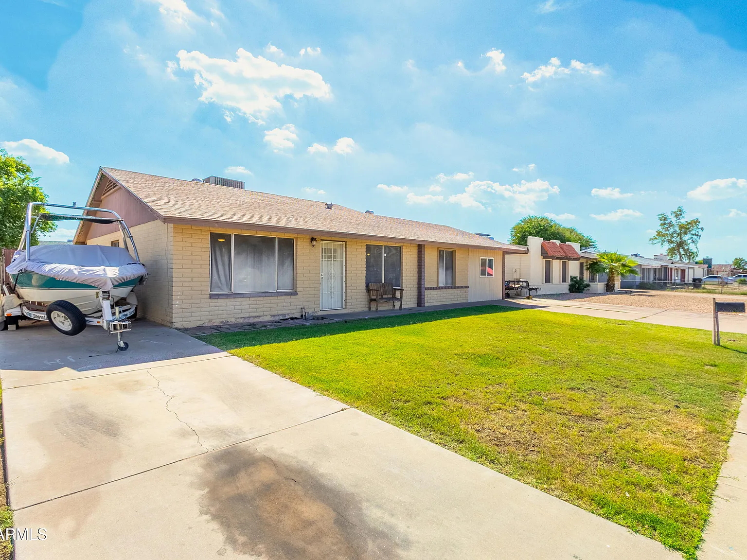 4 bed, 2.0 bath, 1320 sqft, $2,400 — Photo 4