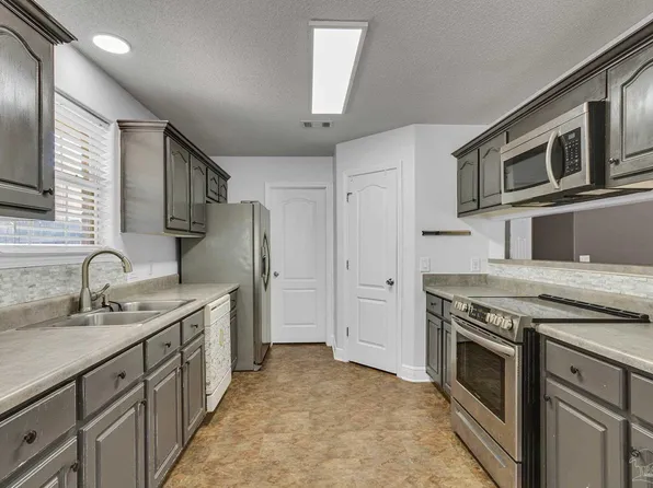 3379 Pitcher Plant Cir, Pensacola, FL 32506