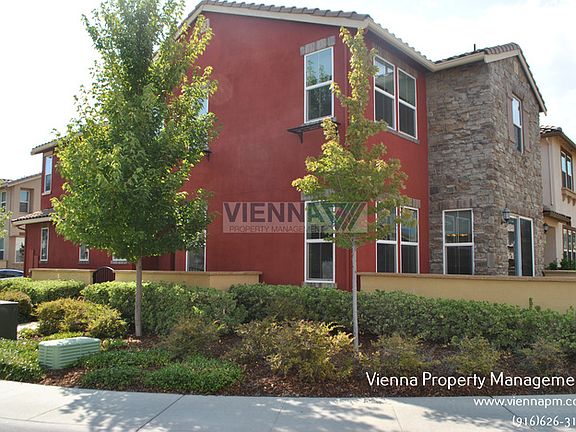 3rd image of 1065 Dolce Ln