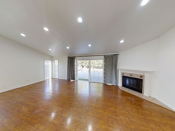 3rd image of 5359 Hewlett Dr #5357