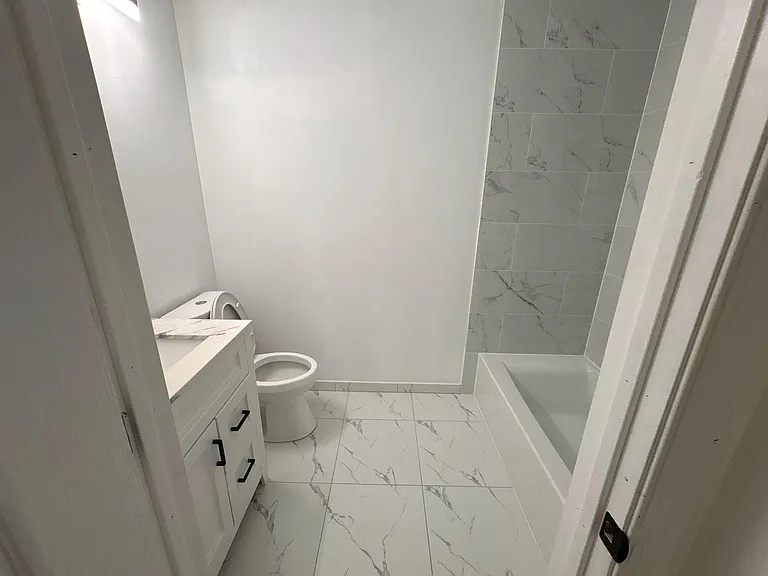 72304 Delaire Landing Rd #304 — Photo 37
