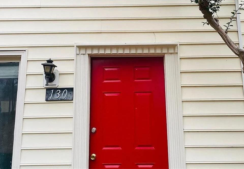 1st image of 130 Holcomb Ferry Rd