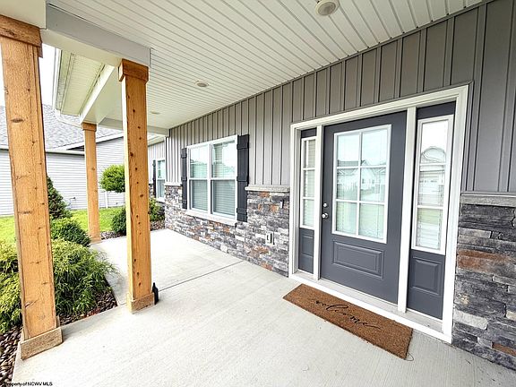 3rd image of 216 Crimson Ln