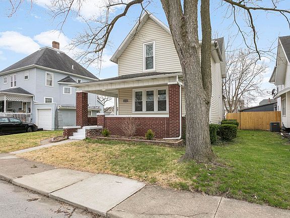 2nd image of 221 Harrison St