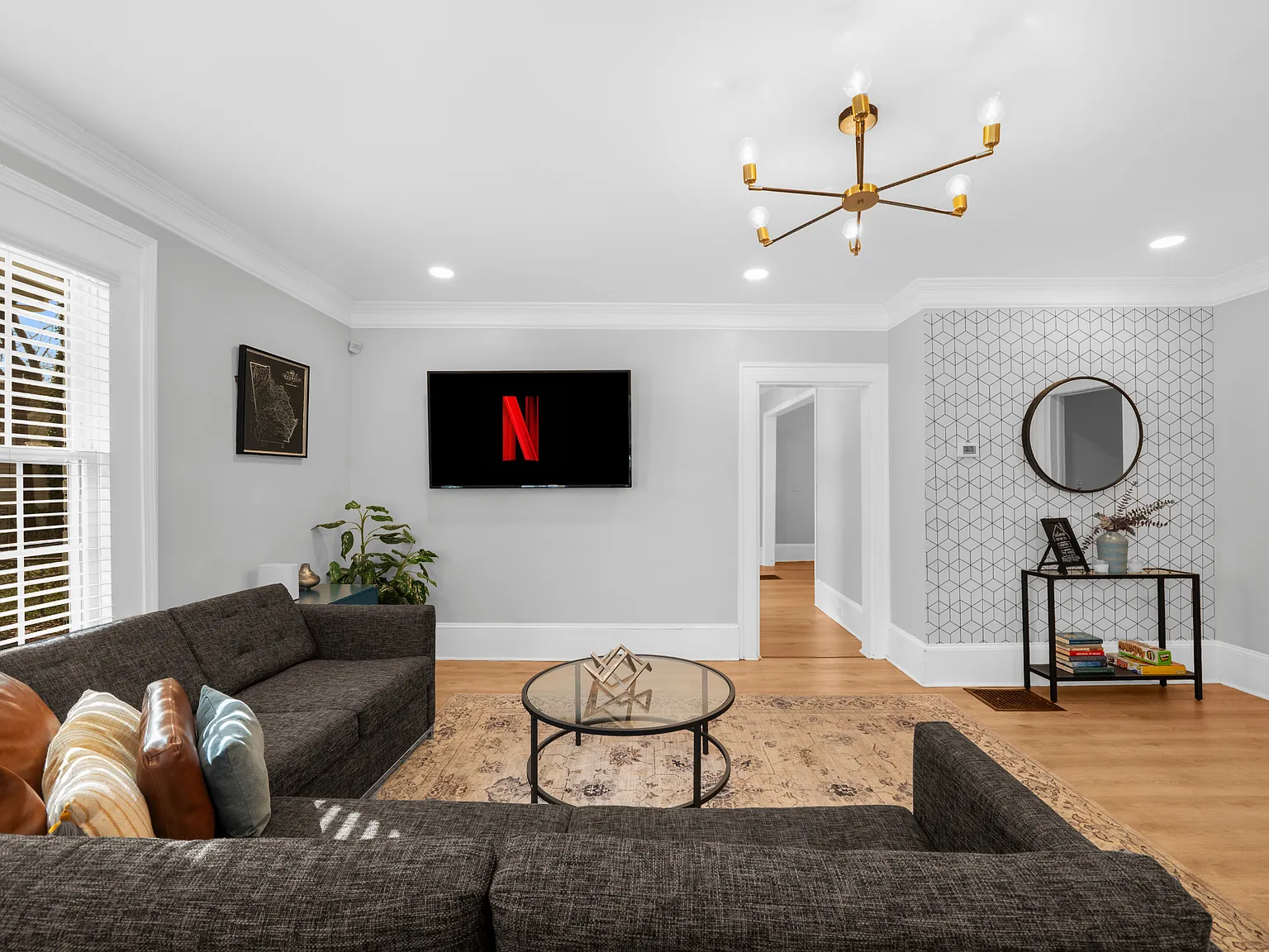 1392 Bryan Ave — Photo 3