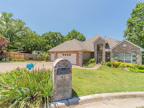 2nd image of 1421 Mission Ct