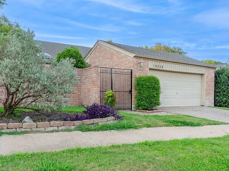 12226 Ravenmoor Dr — Photo 26