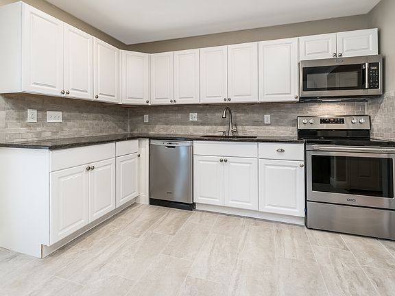 2nd image of 11919 Glenridge Dr