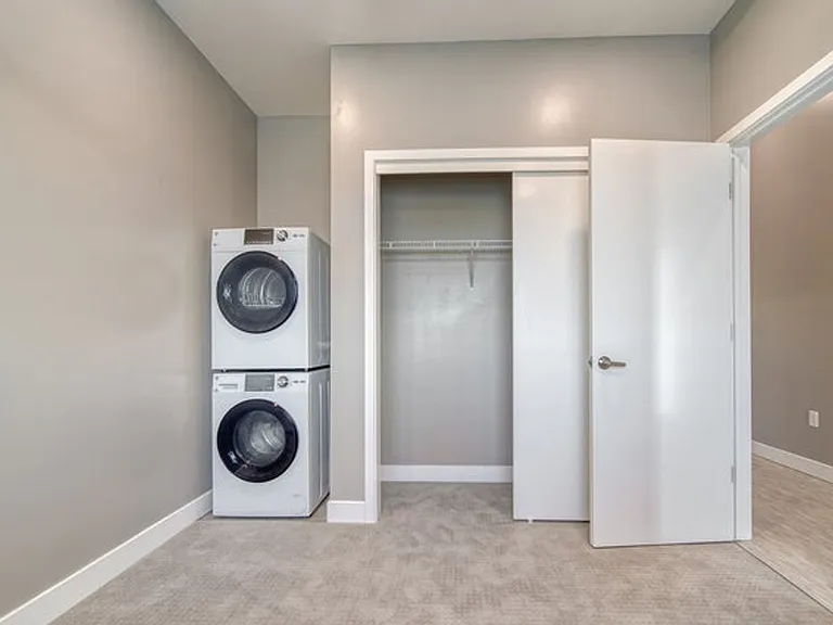 2275 Springfield Dr — Photo 6