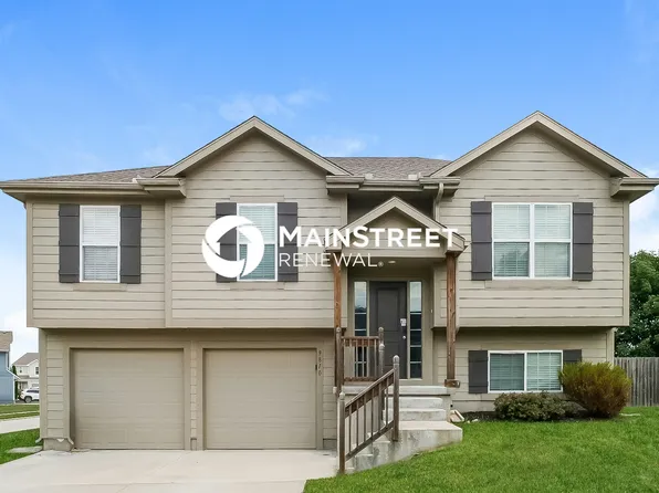 9810 E 220th St, Peculiar, MO 64078