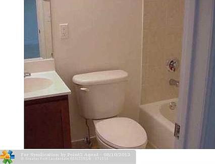4th image of 2660 NE 8th Ave APT 309