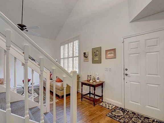 Home For Sale In Lake Point