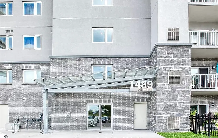 1489 Banwell Rd #522 photo 1