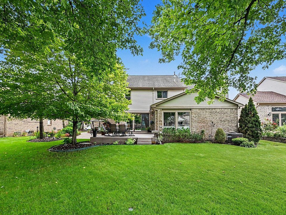 45128 Glengarry Rd, photo 25