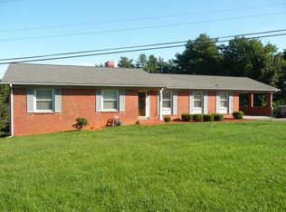 1354 Duke Dr, Vinton, VA 24179