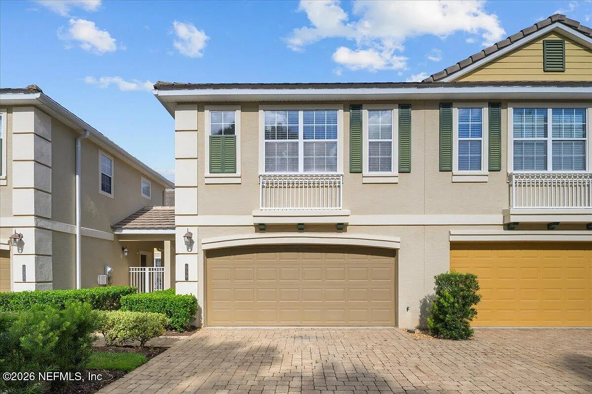 4 bed, 3.5 bath, 2399 sqft, $2,725 — Photo 1