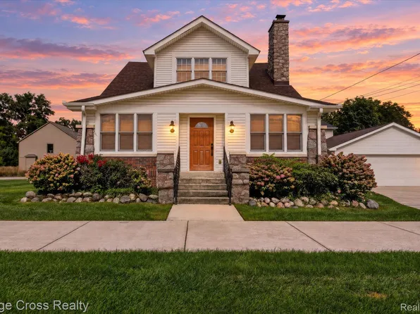 285 E Long Lake Rd, Troy, MI 48085