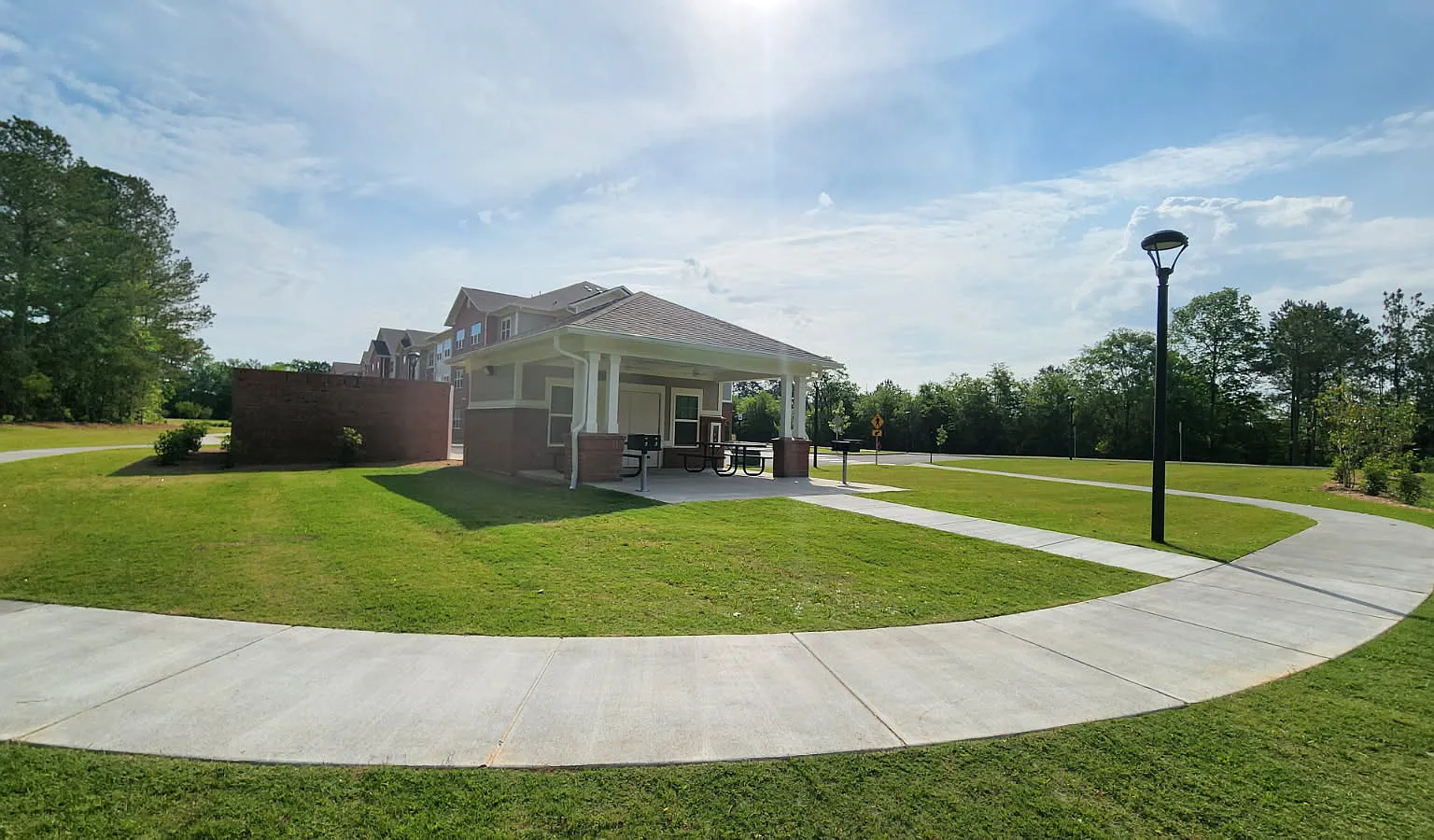 The Magnolia Apartments — Photo 3