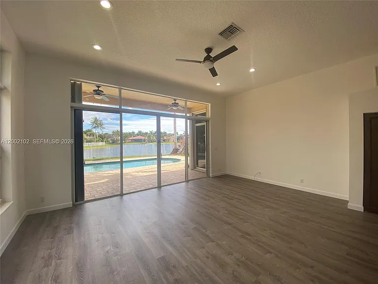 2486 Bay Isle Dr — Photo 16