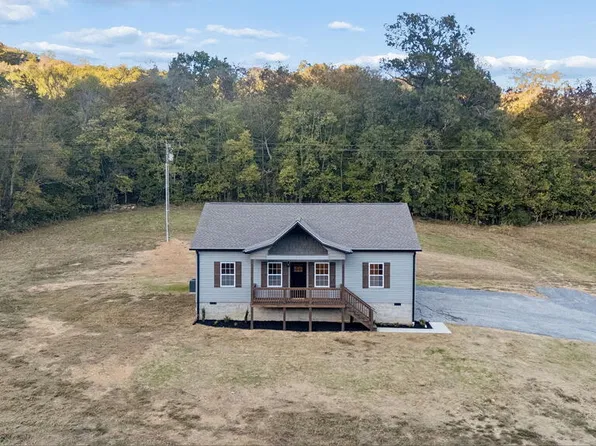1016 Wartrace Hwy, Pleasant Shade, TN 37145