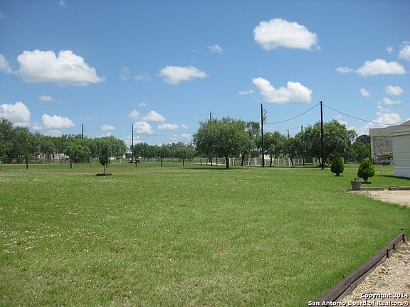 2nd image of 204 Country View Ln